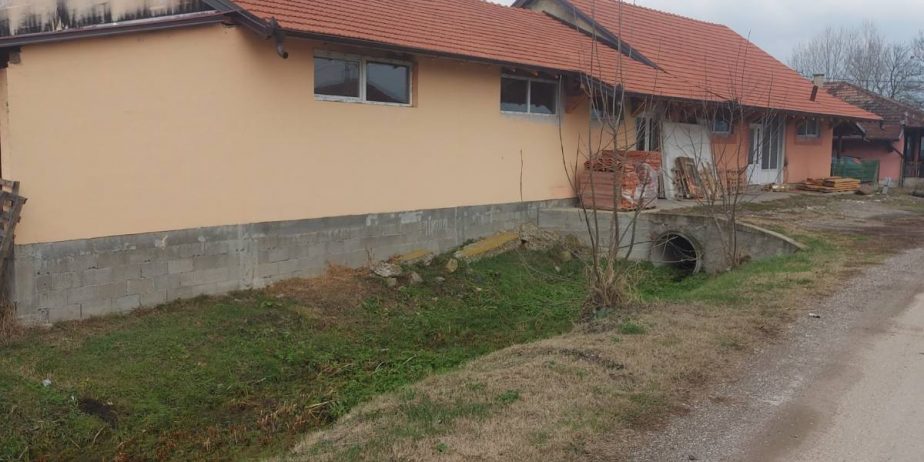 Izdajem magacinsko-poslovni prostor