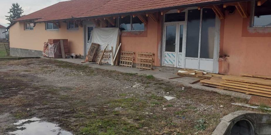 Izdajem magacinsko-poslovni prostor