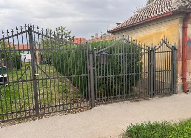 Kuća i gradjevinsko zemljište u centru Požarevca