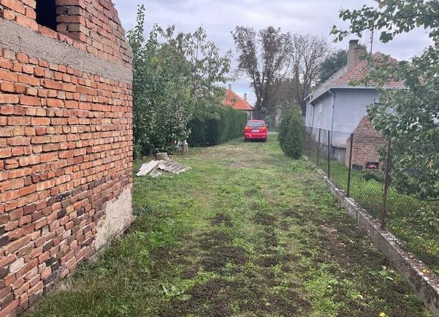 Kuća i gradjevinsko zemljište u centru Požarevca