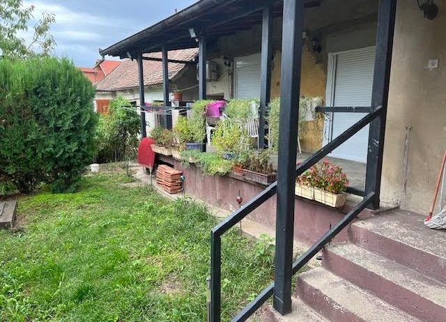 Kuća i gradjevinsko zemljište u centru Požarevca